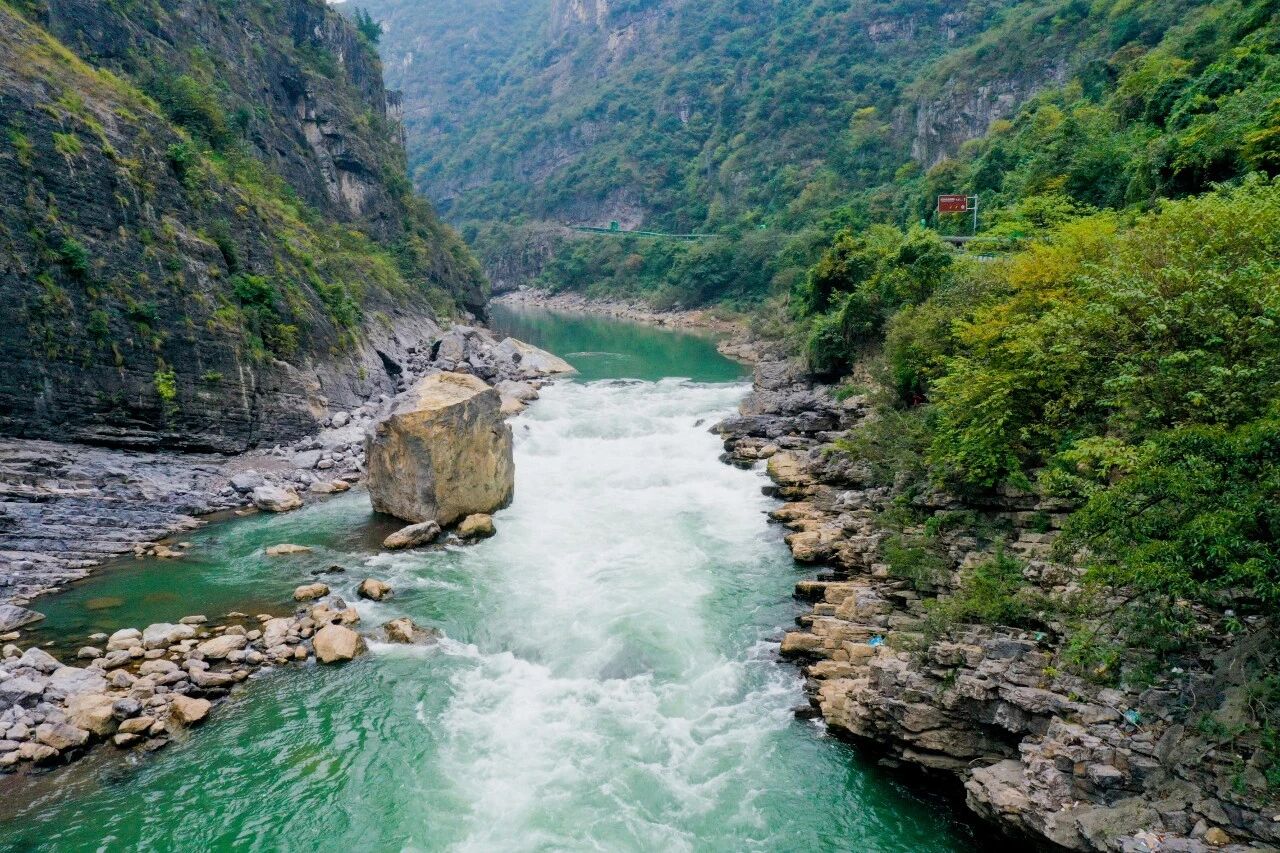 赤水河道的险滩.jpg