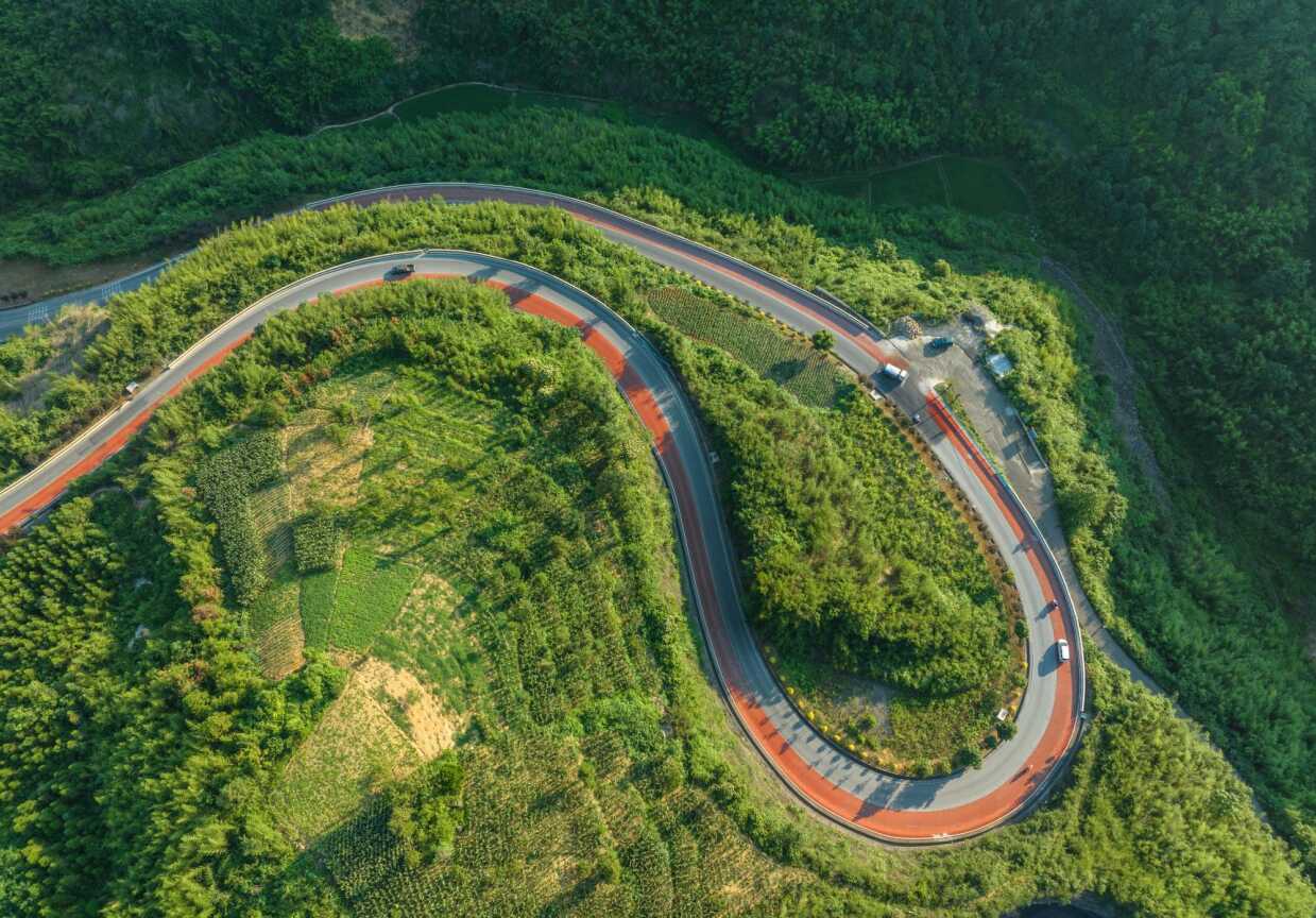 4 国道320线K1811+900~K1812+700路段(三穗蜜蜂坡)。陈沛亮摄.png